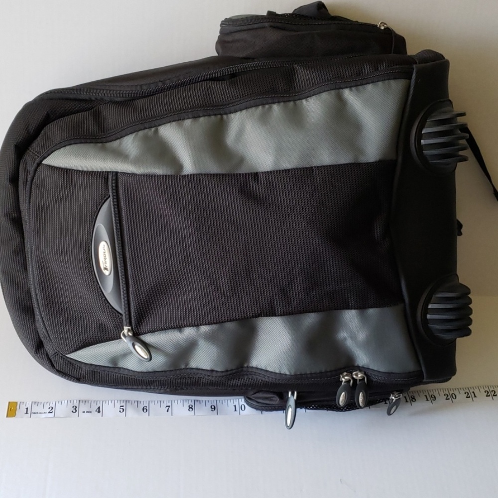 Targus Backpack - image 2